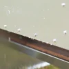 f3927-12_karmidlo_zasypowe_zewnetrzne_140_kg_dla_drobiu_do_hodowli_ekologicznych Duże metalowe karmidło zewnętrzne dla drobiu z zasobnikiem 140 kg