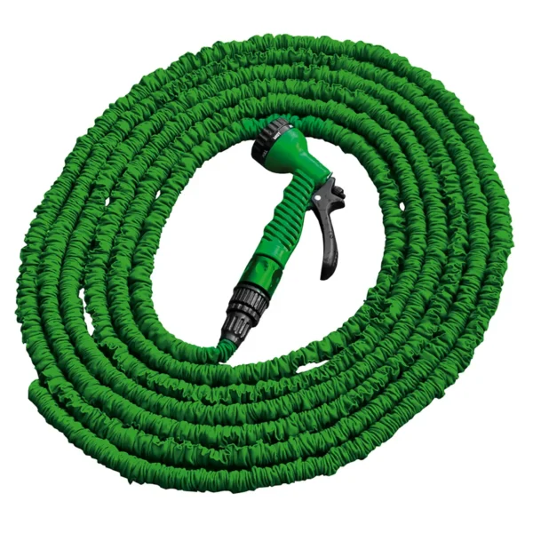 Zielony rozciągliwy wąż ogrodowy